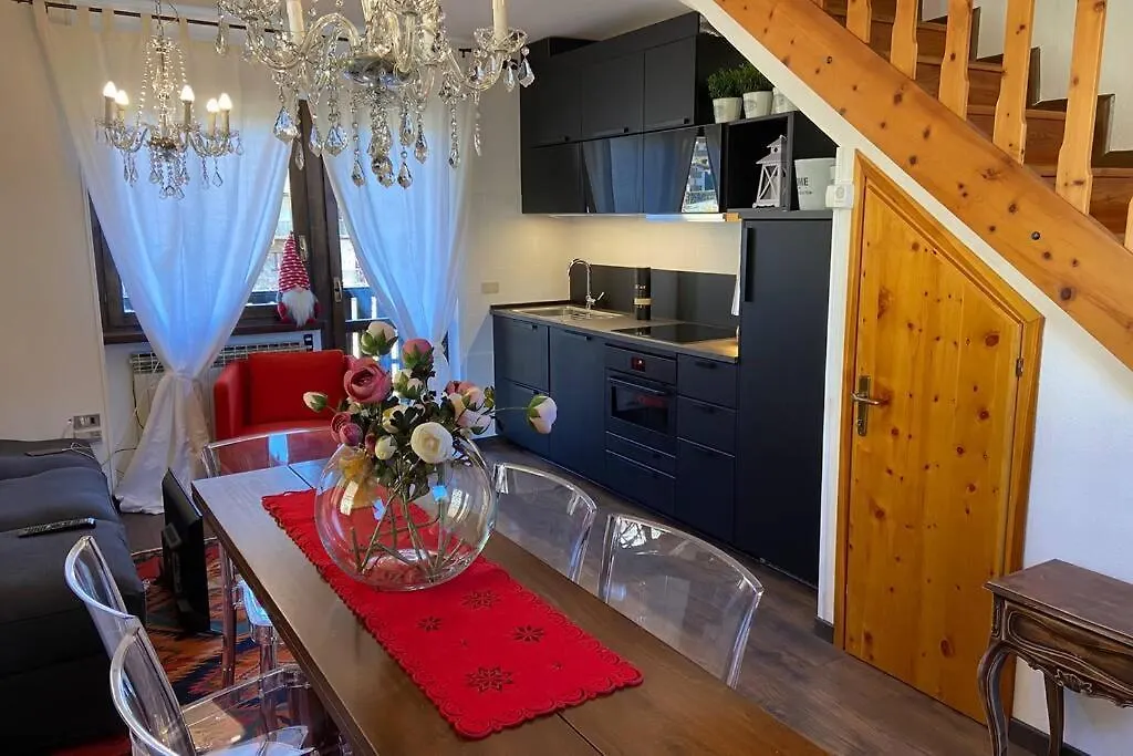 Tablà - confort ed eleganza a 100 mt dagli impianti Aprica 0*,  Italia